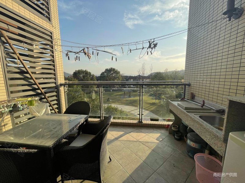 东钱湖畔钱湖比华利挑空复式5房使用面积200多平诚售可谈