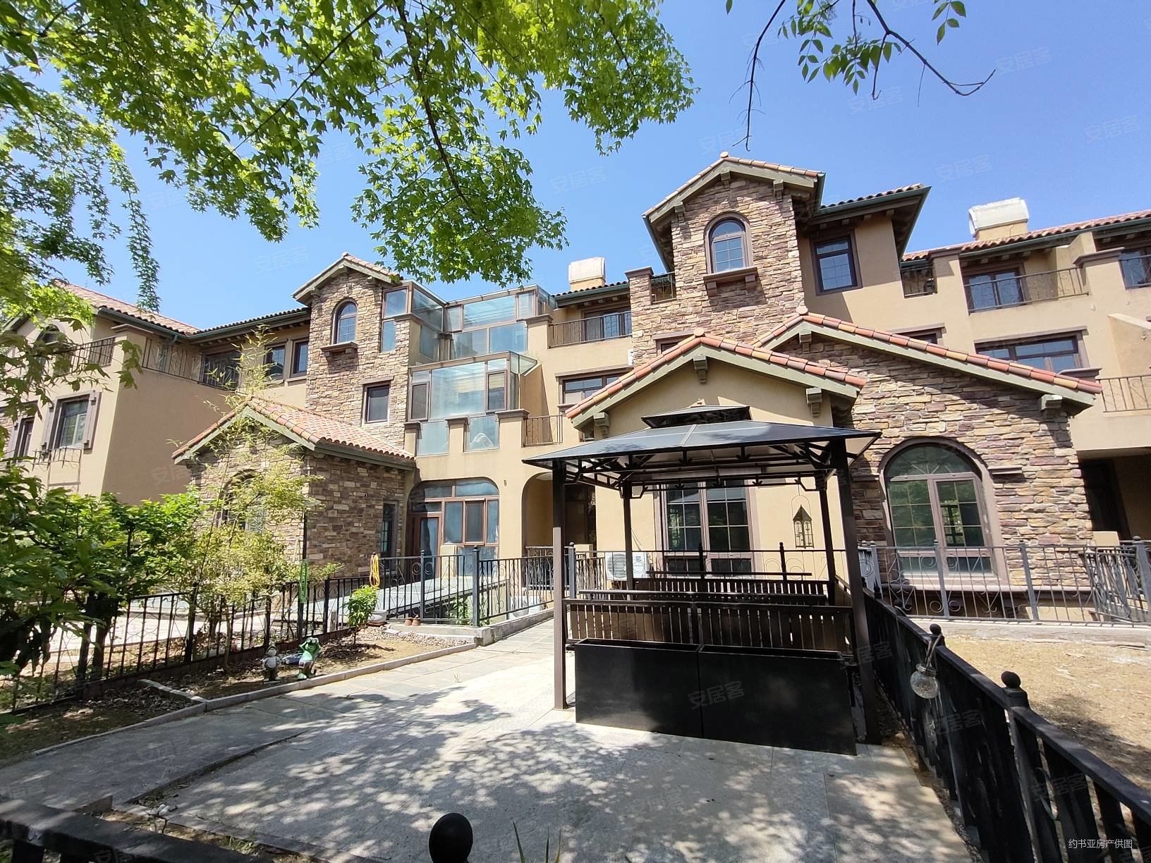 捡大漏 !蓝谷联排别墅  温泉水入户  前排位置好