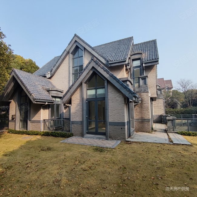 太湖边独栋大别墅  赠送私家车位 房东急售!