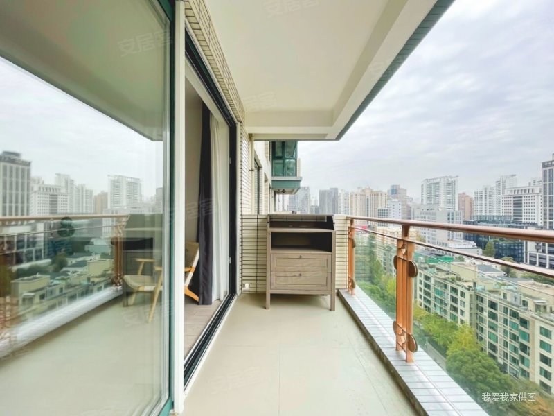 东方曼哈顿新出南北通四房业主置换急售满五赠送车位随时看