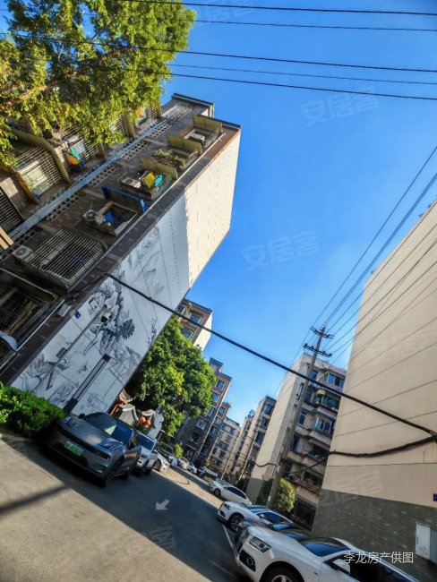 浣花小区3室2厅2卫84.03㎡南北116万