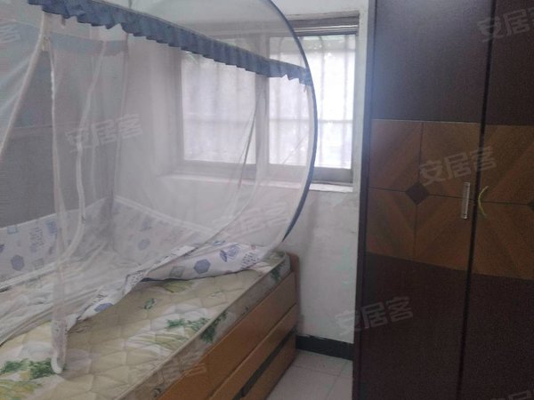 广州黄埔黄埔港金港华园靠近学校和商场 小区有公园 交通便利 民用