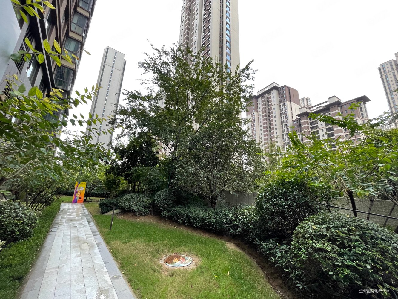 绿都澜湾椿园3室2厅2卫106.85㎡南北138万