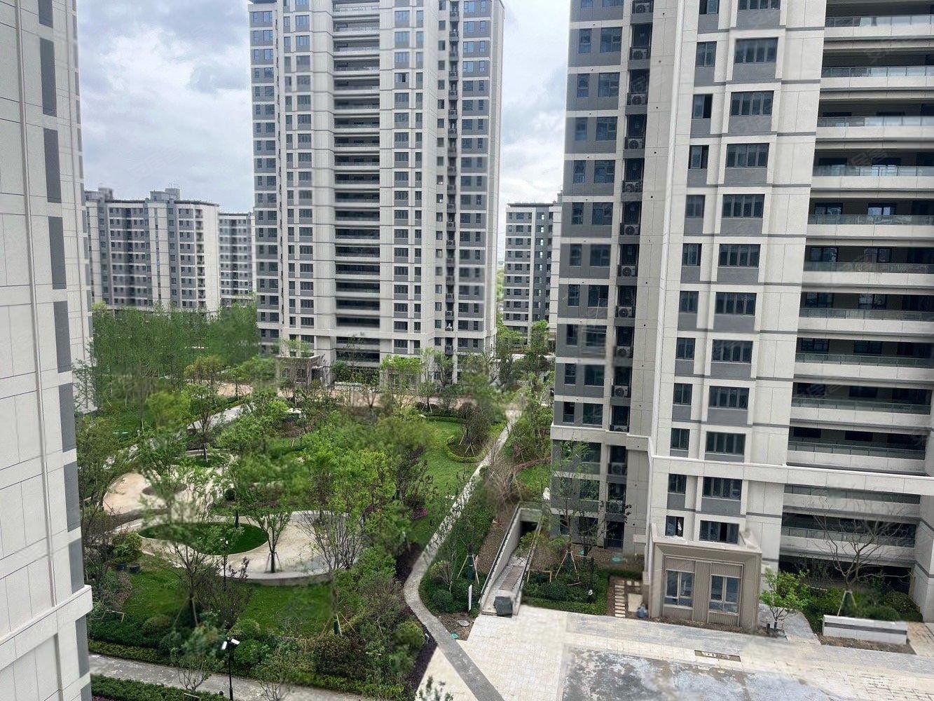 售楼处保留房源湖东未来南北精装修96平188急售