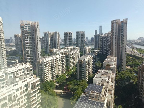 珠海香洲南屏华发世纪城四期世纪城四期 家私电全齐 干净舒适超大入户