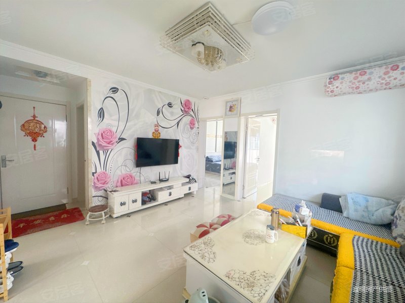 翰林府邸82平小套三52万带储藏室满五