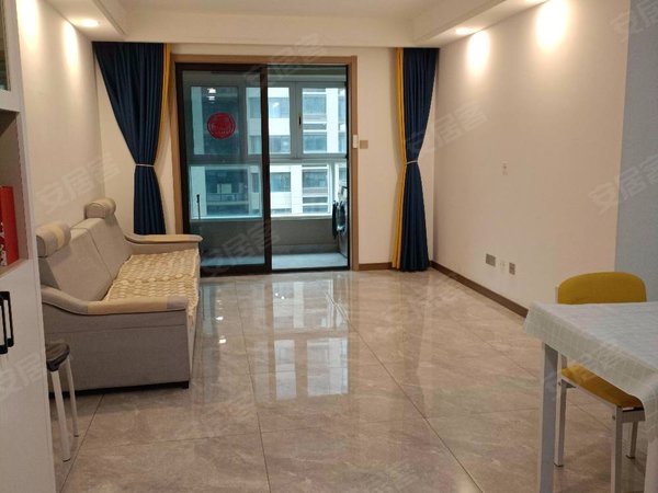 杭州余杭仁和北成芳满庭(公寓住宅)靠东风小学幼儿园底下就是超市公立