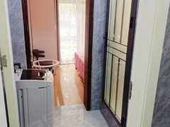 广元利州北门汽车站抢！可以看房本自己的！600元起，干净整洁，带洗衣机，整租！出租房源真实图片