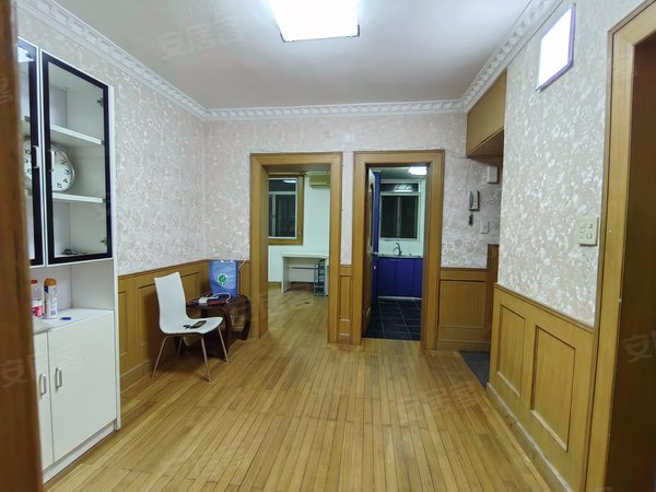 上海徐汇上海南站金塘小区上海南站 新上2房  3楼南北户型,一梯两户