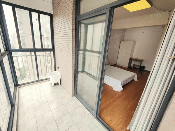 武汉洪山关西南湖康泰花园新竹苑无中介 包物业 民水民电   房子位于