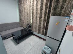 喀什喀什市喀什城区西环路旁 川渝酒店对面 公寓 一房一厅 家电齐全短租月付出租房源真实图片