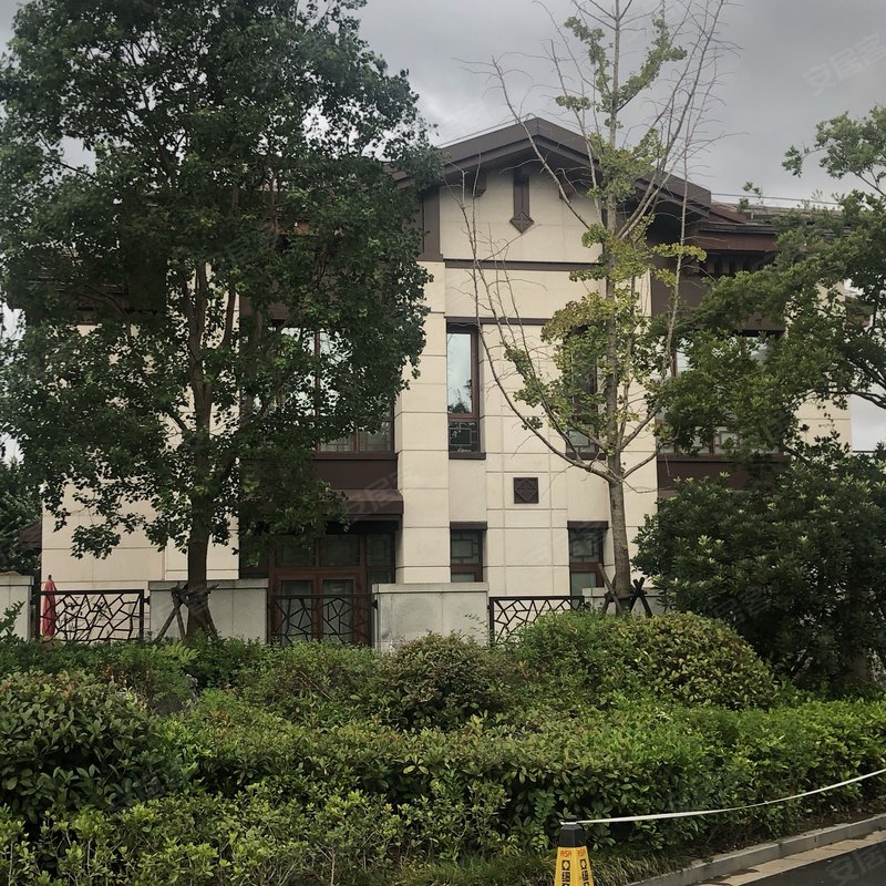 中信泰富朱家角新城滨湖郡(别墅)郊环以外