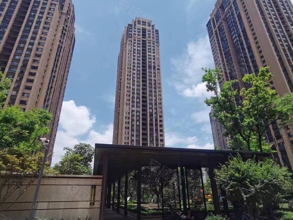 昆明官渡海伦国际海伦国际依云郡海伦国际依云郡 3室2厅1卫 全新未住