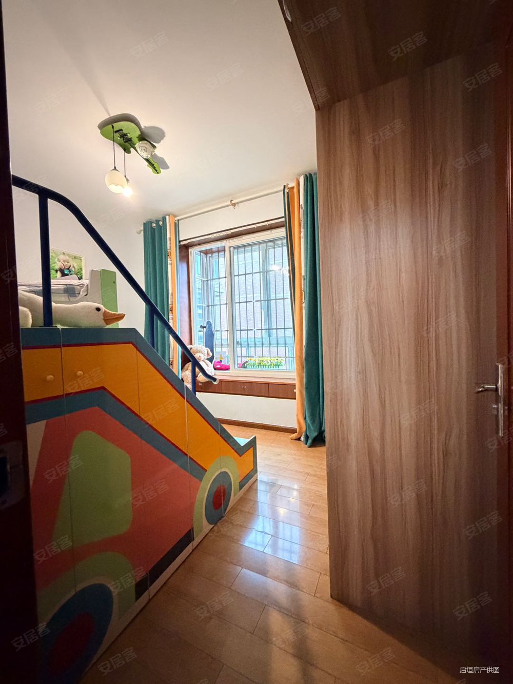 景新花园3室2厅2卫132.71㎡东南58.8万