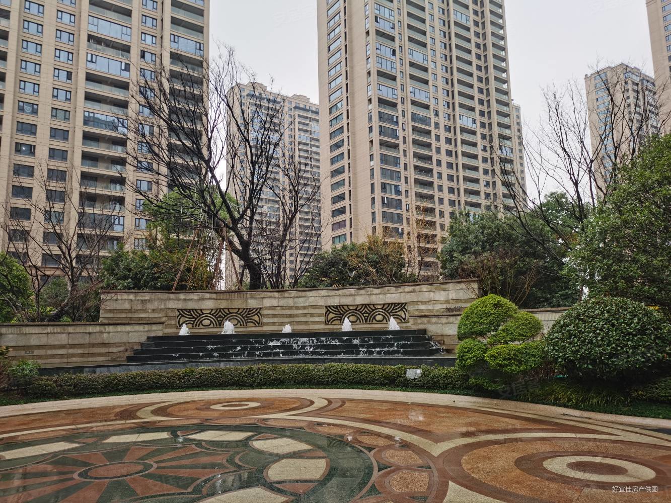 新上柯西次新房天圣大越府洋房好楼层四房两卫全新毛坯