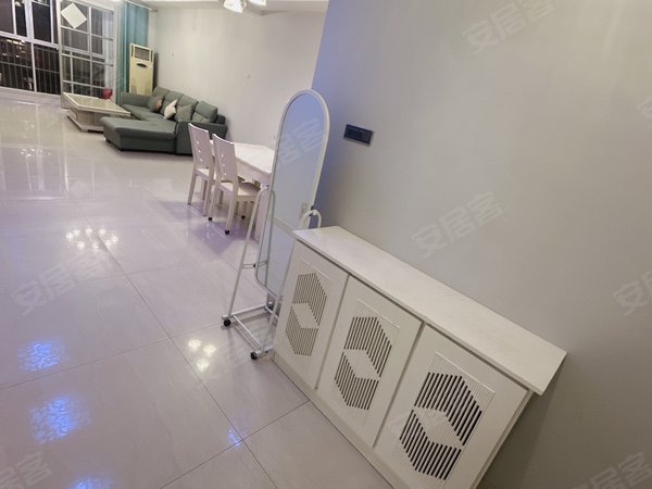 六安裕安裕安万达广场月亮岛小区一手房源月亮岛万达华府六州首府富安新城4室3室单间独卫皖西学出租房源真实图片