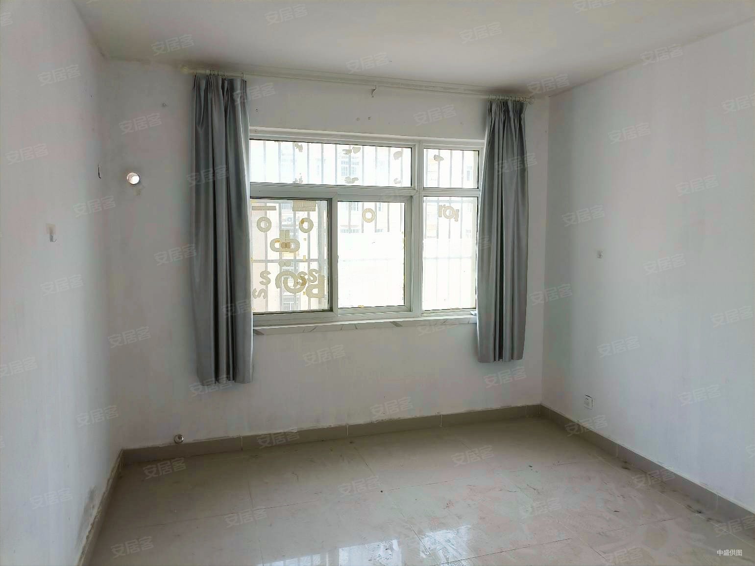 荣城花园北苑 近地铁 大两房 正南 看房方便