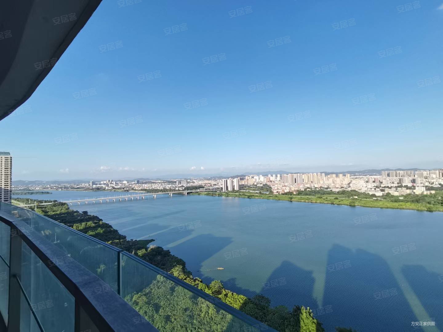 保利达江湾南岸5室2厅4卫251.64㎡南北540万