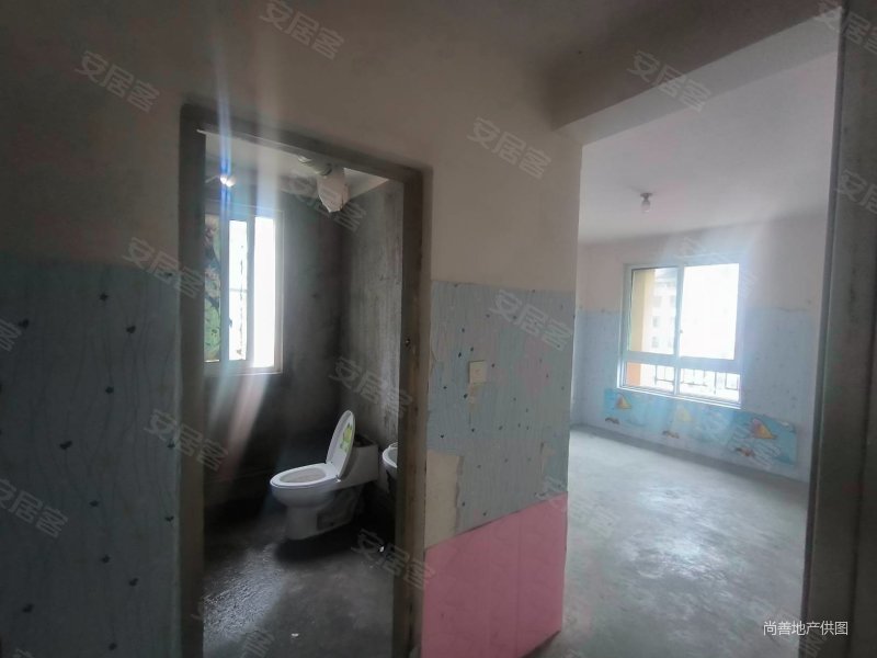 凌桥景园!三房两卫!诚心出售!看房有钥匙!