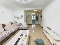 阿拉尔幸福路国际商贸城三五九 步梯 精装 两室两厅一卫 拎包入住 可月租长租出租房源真实图片