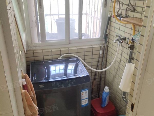 广州海珠赤岗泓景花园a区赤岗北路 泓景花园 电梯楼1房1厅 可做2房用