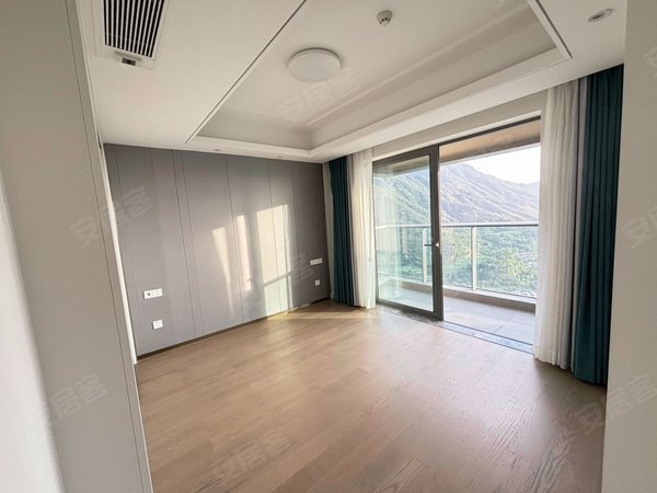 珠海高新区唐家湾翠湖香山百合苑翠湖香山百合苑四房两卫鸟瞰高尔夫