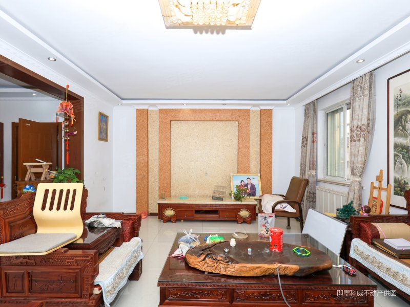 名都苑4室3厅4卫221㎡南北165万