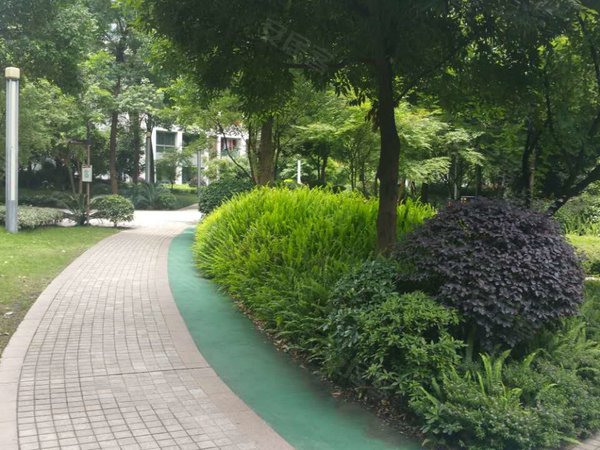 重庆渝北龙头寺仁安龙城国际(二期)狮子坪位置好价格实惠2房1700品质