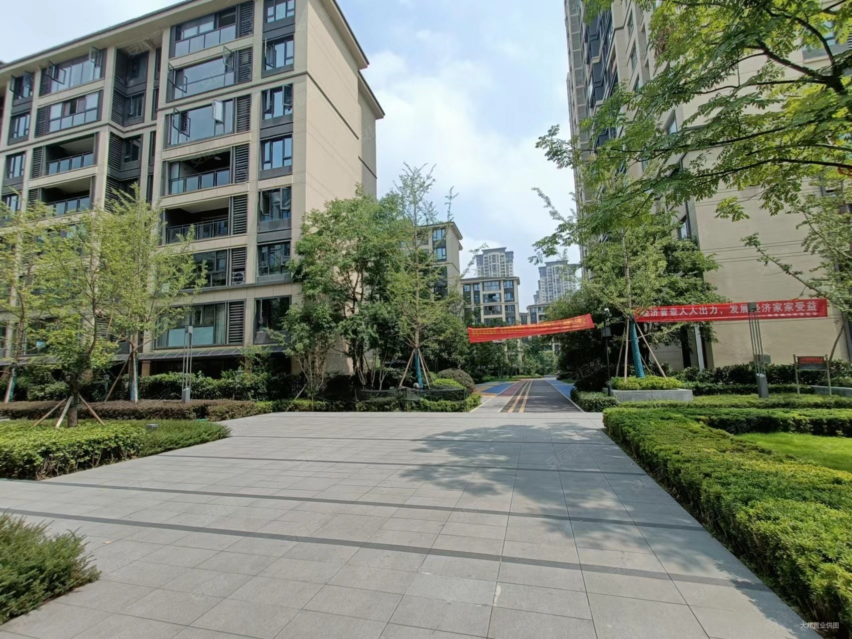 重庆房产网>重庆二手房>江津二手房>双福新区二手房>中骏雍景湾>1706