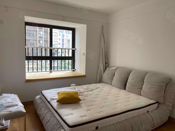 苏州吴中越溪新城石湖公馆石湖公馆,近地铁,靠近sm广场,装修好,房东自