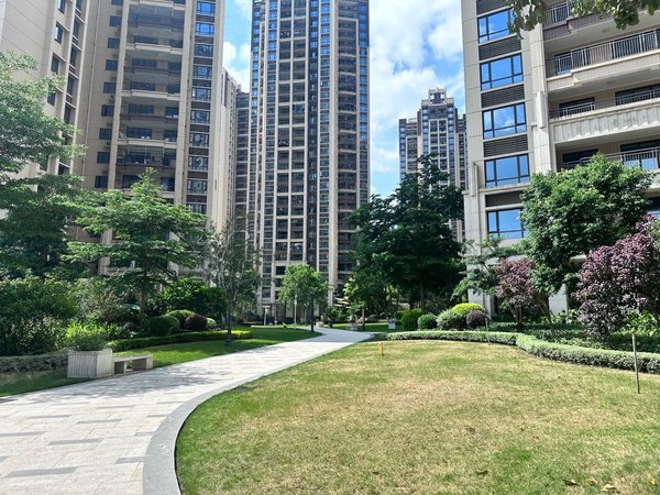 惠州仲恺陈江隆生仲恺花园隆生仲恺花园  精装三房出租  小区安静出入