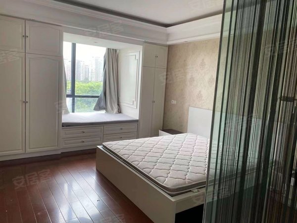 上海杨浦新江湾城新江湾戎德苑戎德苑 精装修自住三房 新小区出租房源