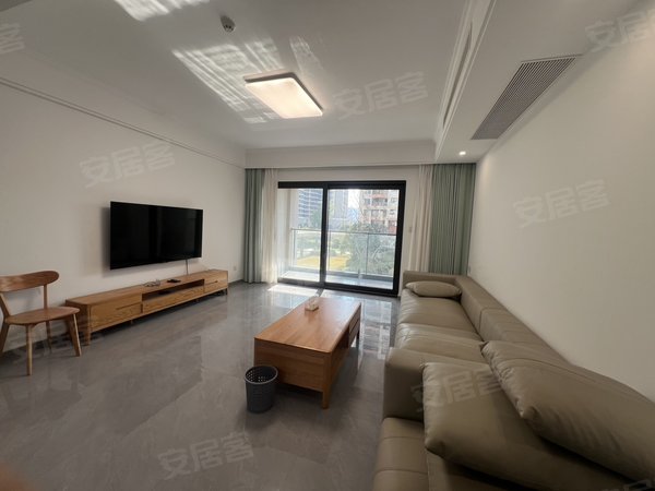 金华永康永康市区阳光城檀悦都市外滩 四室两厅两卫 南北通透 空间宽敞 包物业带车位出租房源真实图片