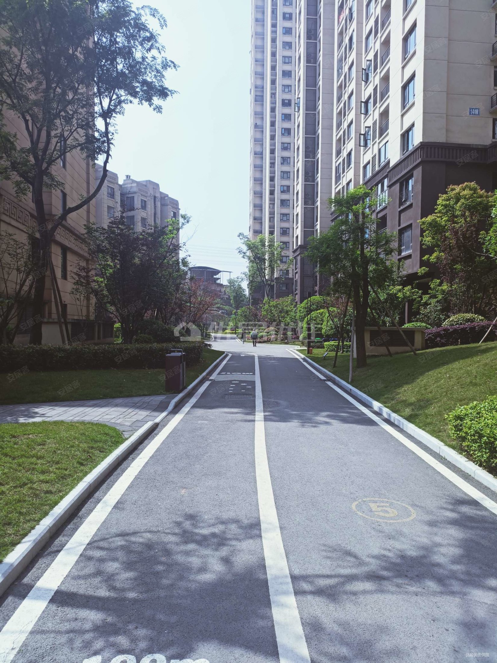 金科集美阳光清水三房自己装修