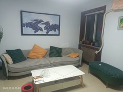 淄博临淄临淄一中裕华小区三室一厅，带家具家电拎包入住，免费停车出租房源真实图片