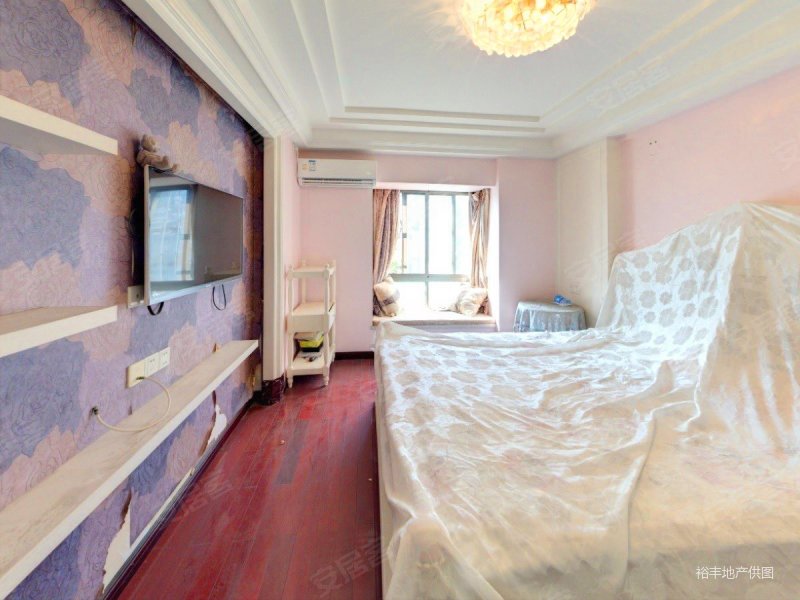 仙湖名苑 3 房  135.62 方 繁华地段 近地铁