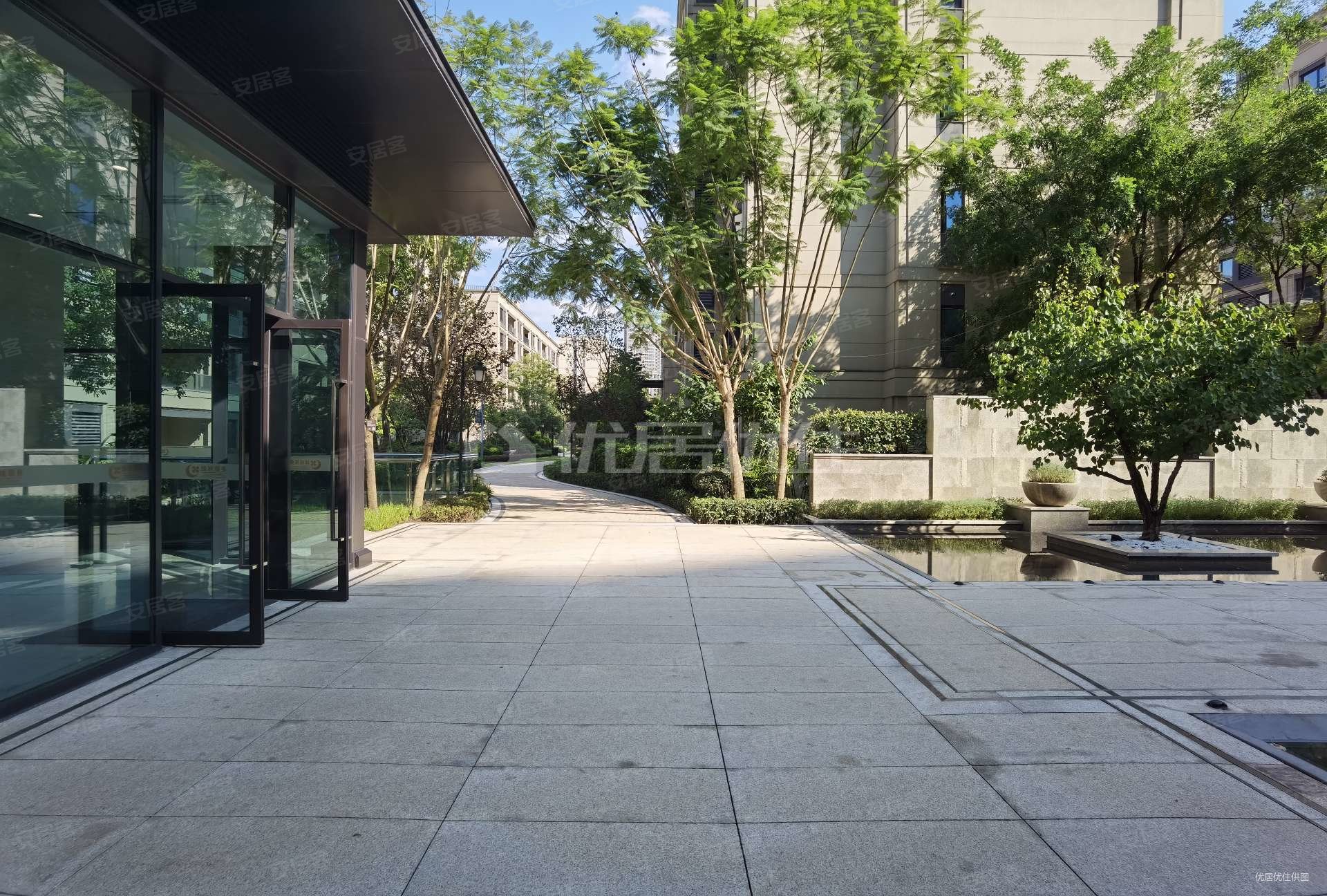 中交中央公园悦颂3室2厅2卫105.92㎡南166.65万