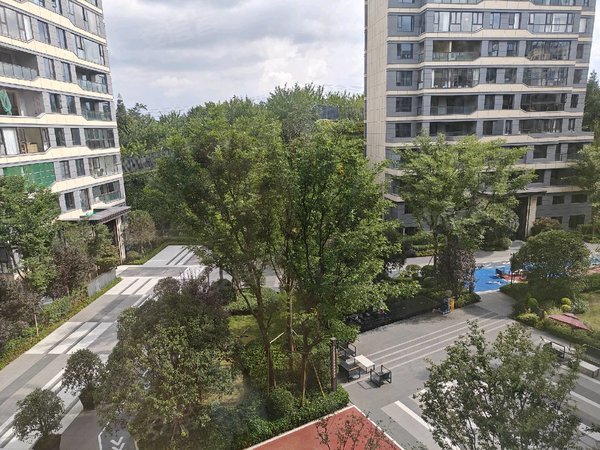 贵阳云岩三桥龙湖揽境龙湖揽境 3室2厅2卫出租房源真实图片