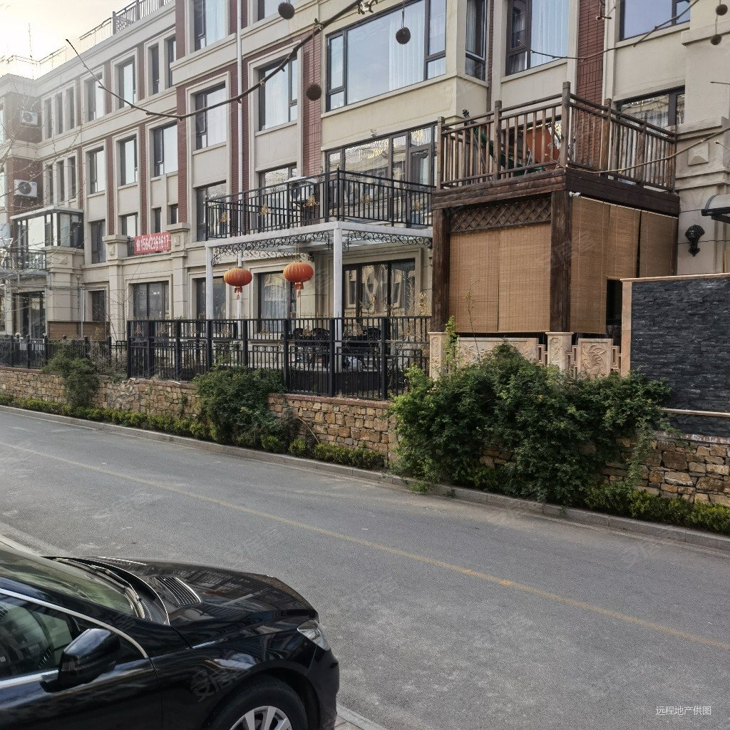 红星海珑筑滨海公路4室2厅3卫13639平方米