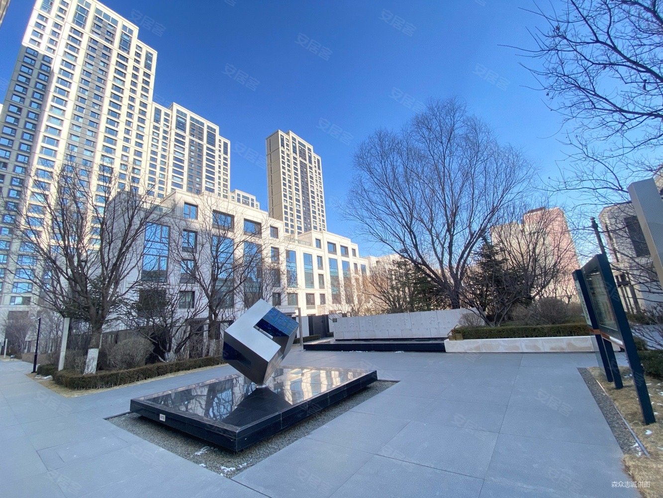 金地峯汇4室2厅4卫220.27㎡南北750万