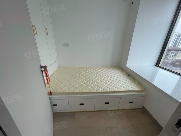 巴南区 奥园金樾山一期 三房 1600元月