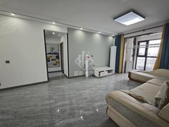 鹤壁淇滨朝歌里淇河边儿致远旁,精装修,三室两厅两卫,房子干净,卫生,漂亮出租房源真实图片