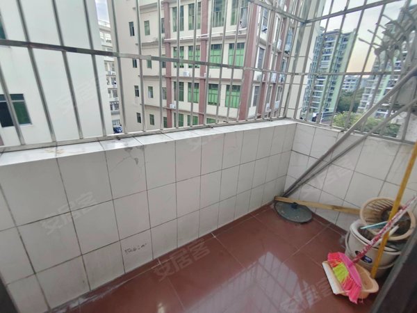 广州白云增槎路鹅掌坦村鹅掌坦村 2室1厅1卫  中层两房 拎包入住 新上