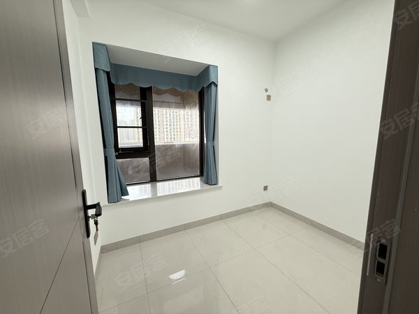 南昌红谷滩九龙湖力高御景天城缺的床可配，装修很漂亮，楼下地铁口力高御景天城 3室电梯房出租房源真实图片