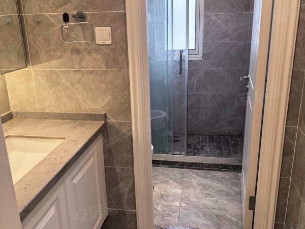 徐州鼓楼九龙湖新城玖珑湖急租新城玖珑湖电梯房 精装修 家具家电齐全 包物业随时看出租房源真实图片