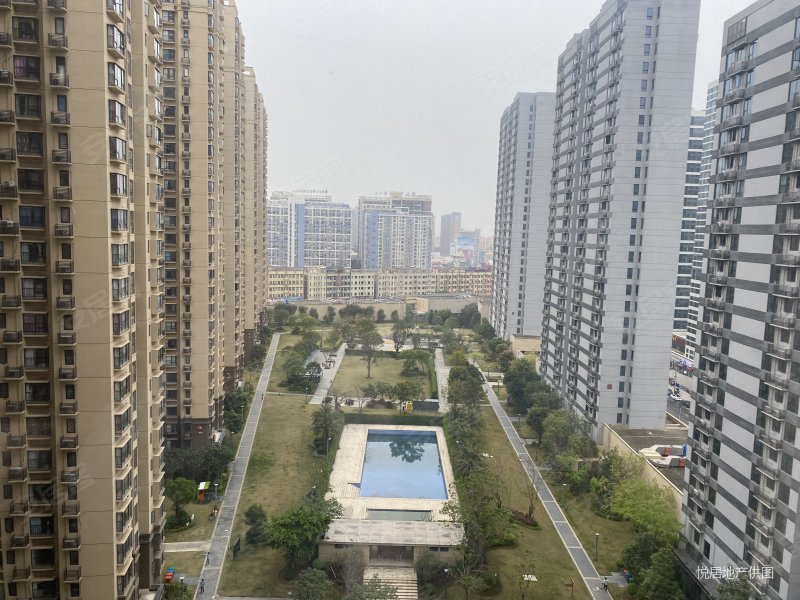 万科中央公园全新未入住三房两卫 商业配套成熟  近地铁 朝南