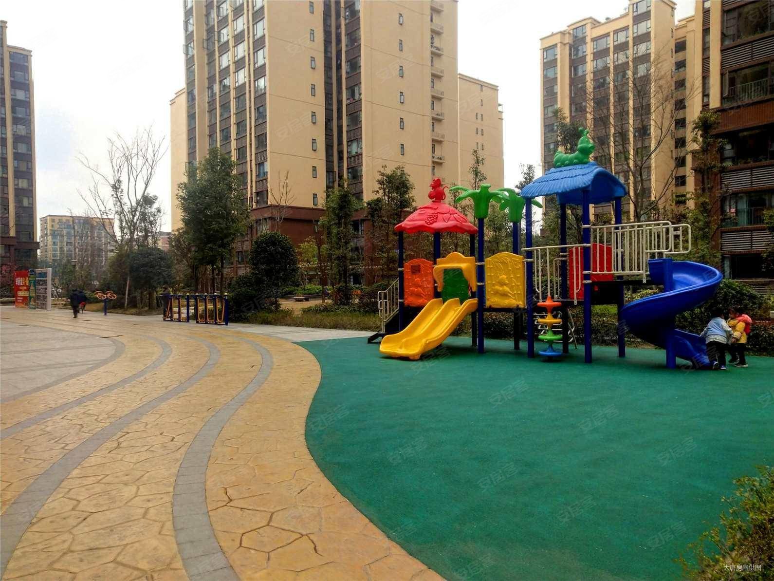 棠府锦绣城套三双卫采光好户型正近公园和配套齐全