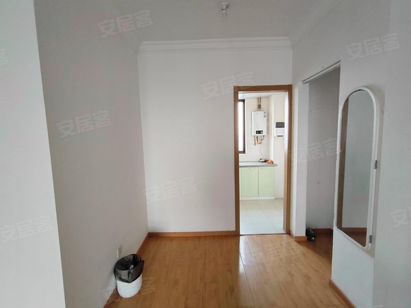 上海嘉定南翔泰翔嘉苑地铁站附近,干净清爽两房,房东年底急租,看房