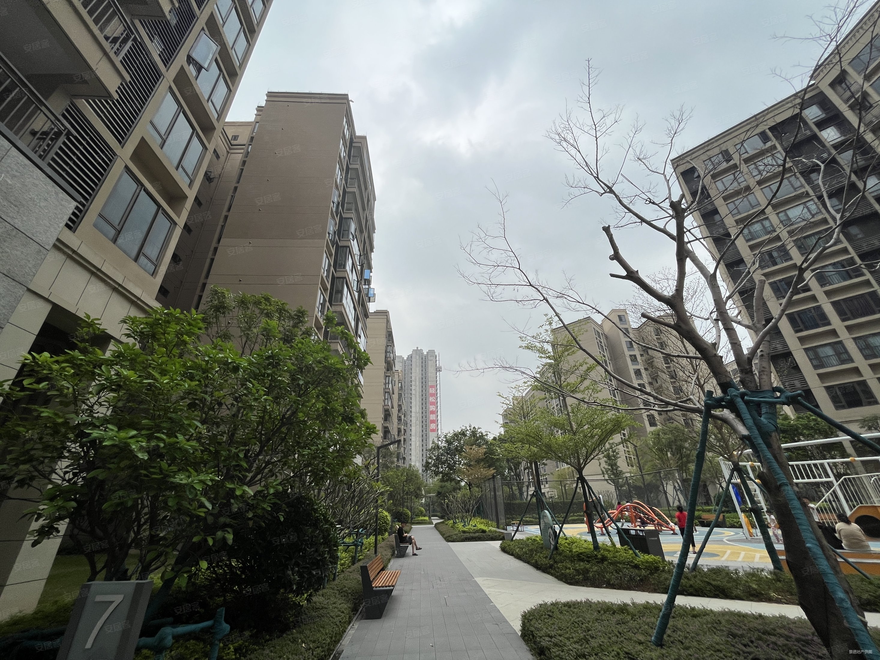 保利珑玥公馆(还有30万空间)精装修现楼清货 南向四房两卫