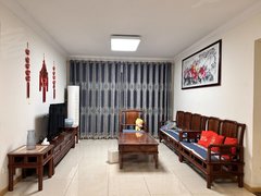 肇庆鼎湖桂城保利花园,精装四房,家私家电齐全,拎包入住,包物业1600元出租房源真实图片